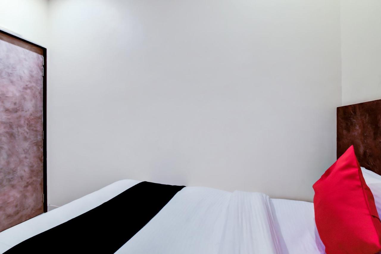 Capital O 73835 Hotel Frontier Royal & Banquet Tirath Екстер'єр фото