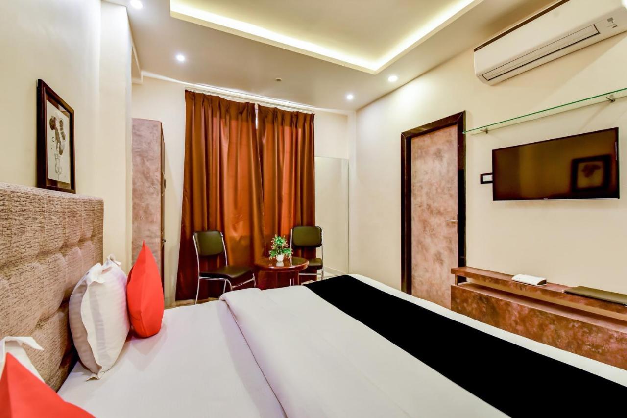 Capital O 73835 Hotel Frontier Royal & Banquet Tirath Екстер'єр фото