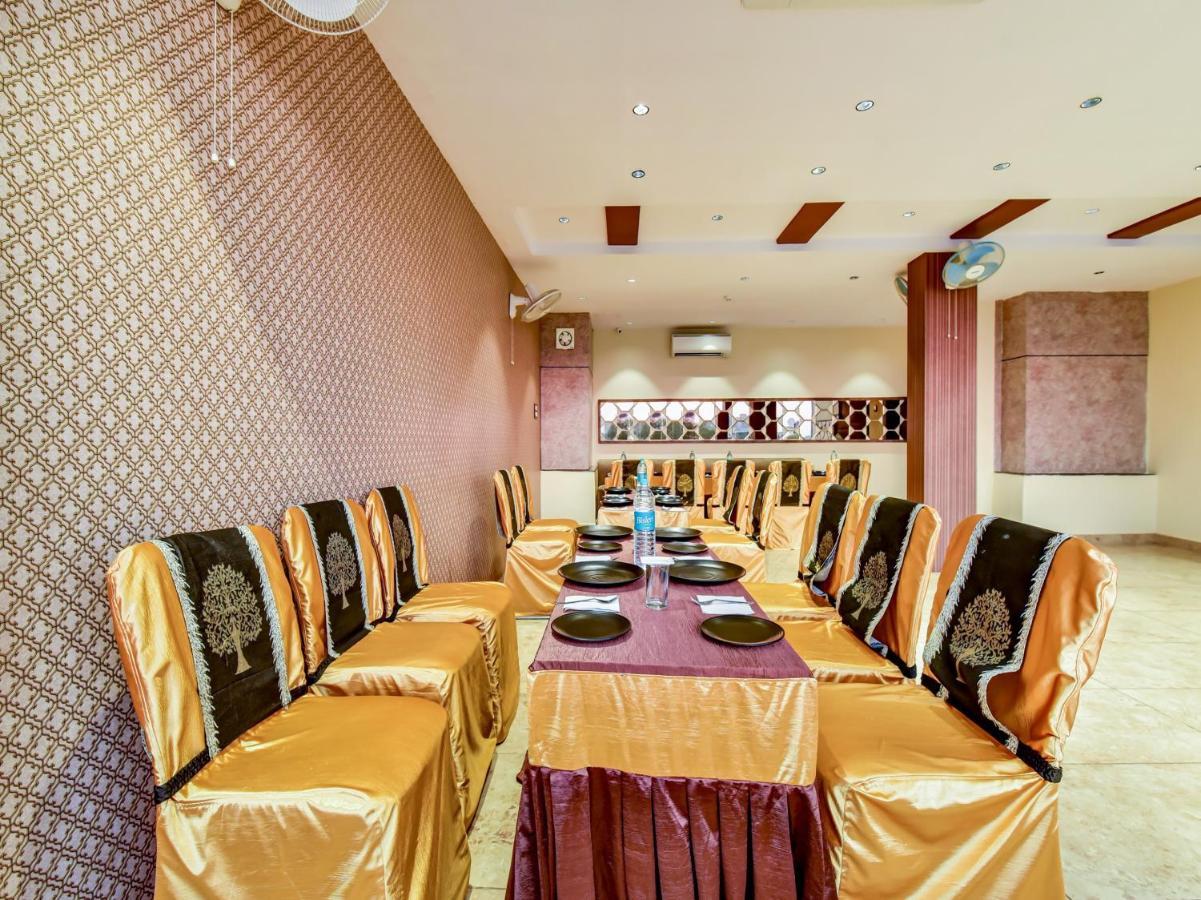 Capital O 73835 Hotel Frontier Royal & Banquet Tirath Екстер'єр фото