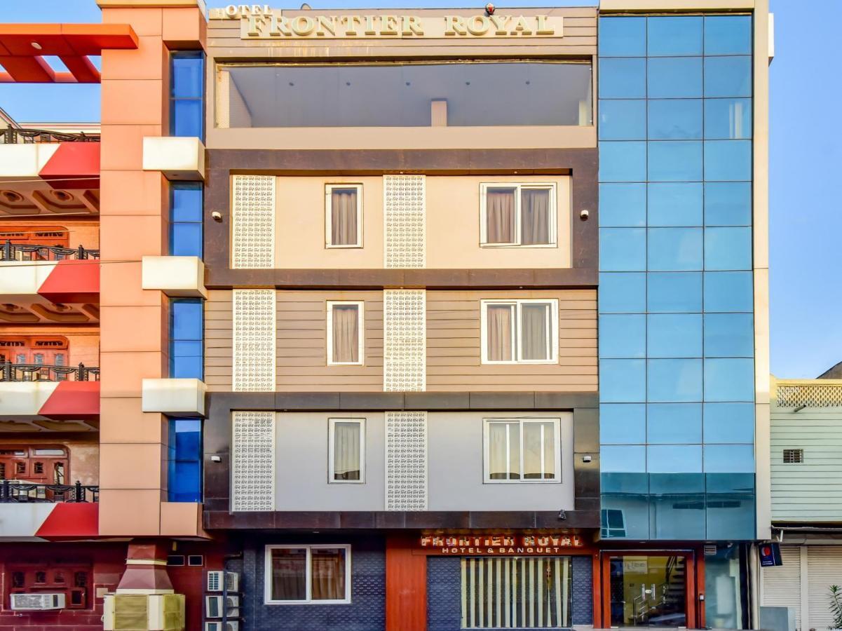 Capital O 73835 Hotel Frontier Royal & Banquet Tirath Екстер'єр фото