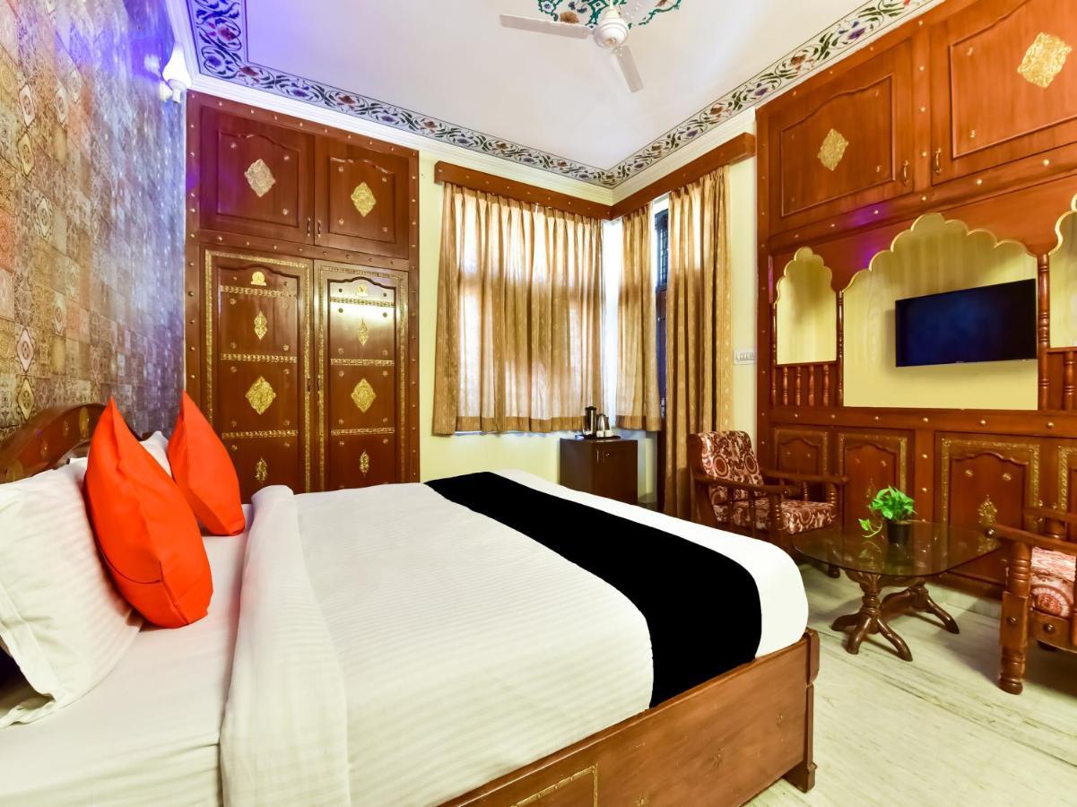 Capital O 73835 Hotel Frontier Royal & Banquet Tirath Екстер'єр фото